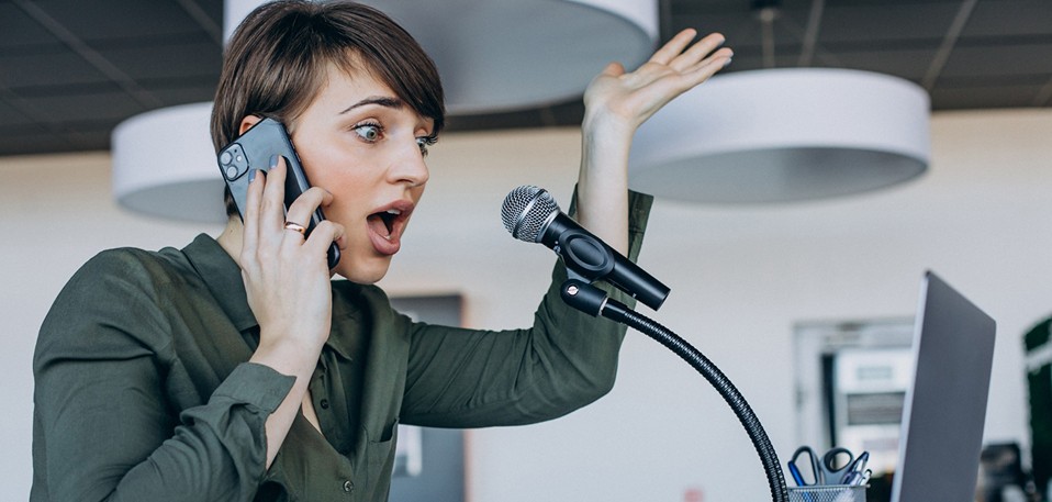 Customer service employee speaking confidently with a client during a professional support call