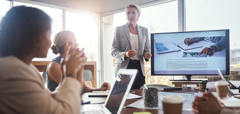 Manager conducting a mid-year performance conversation with an employee